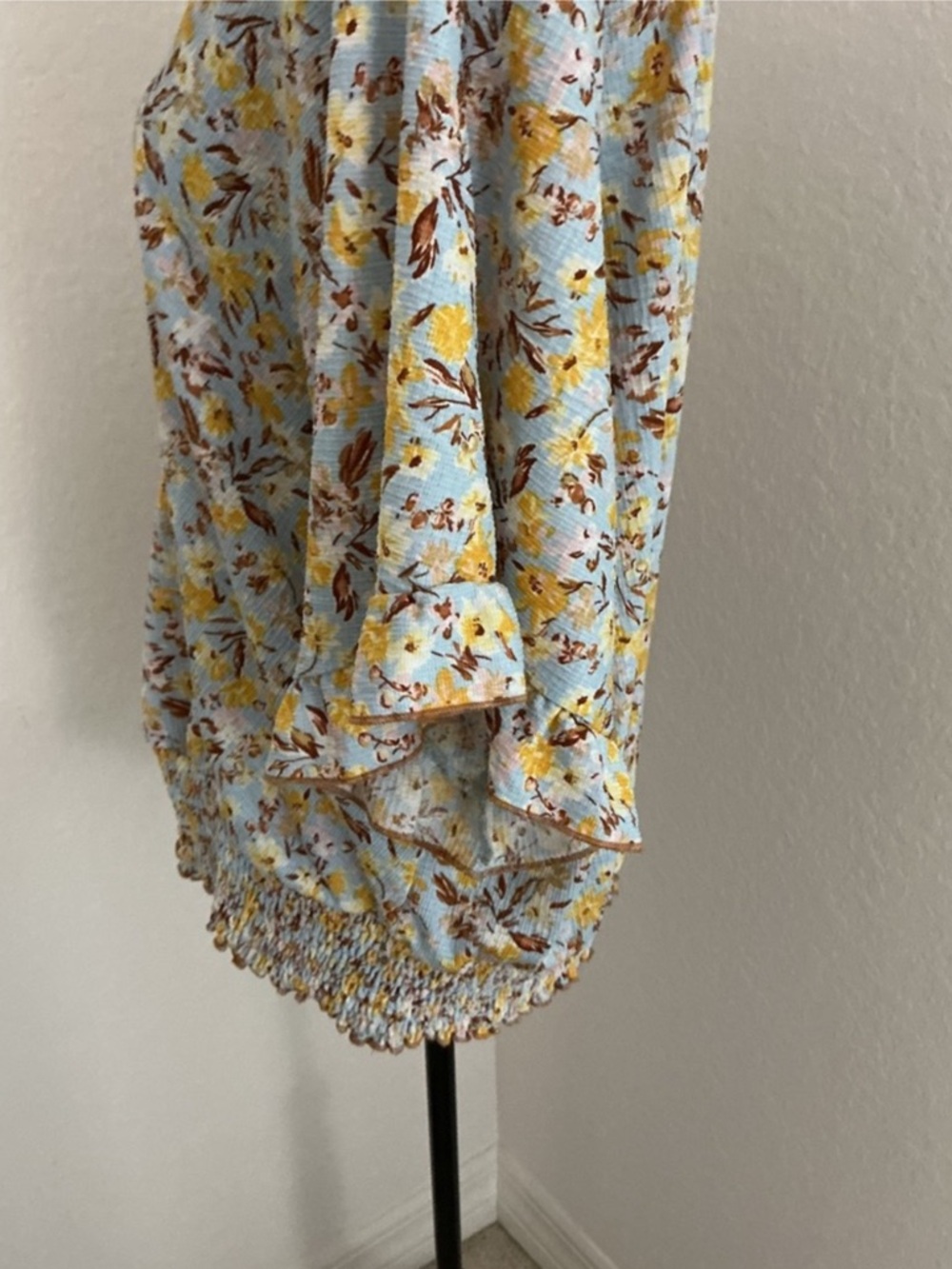 Melloday Floral Wrap Blouse 1X Blue Yellow Smocked Waist Flutter Sleeve - Picture 7 of 13